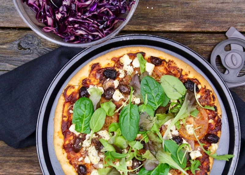Pizza – vegetarisk med fetaost och oliver